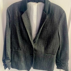 Great shape. Stylish and well taken care of